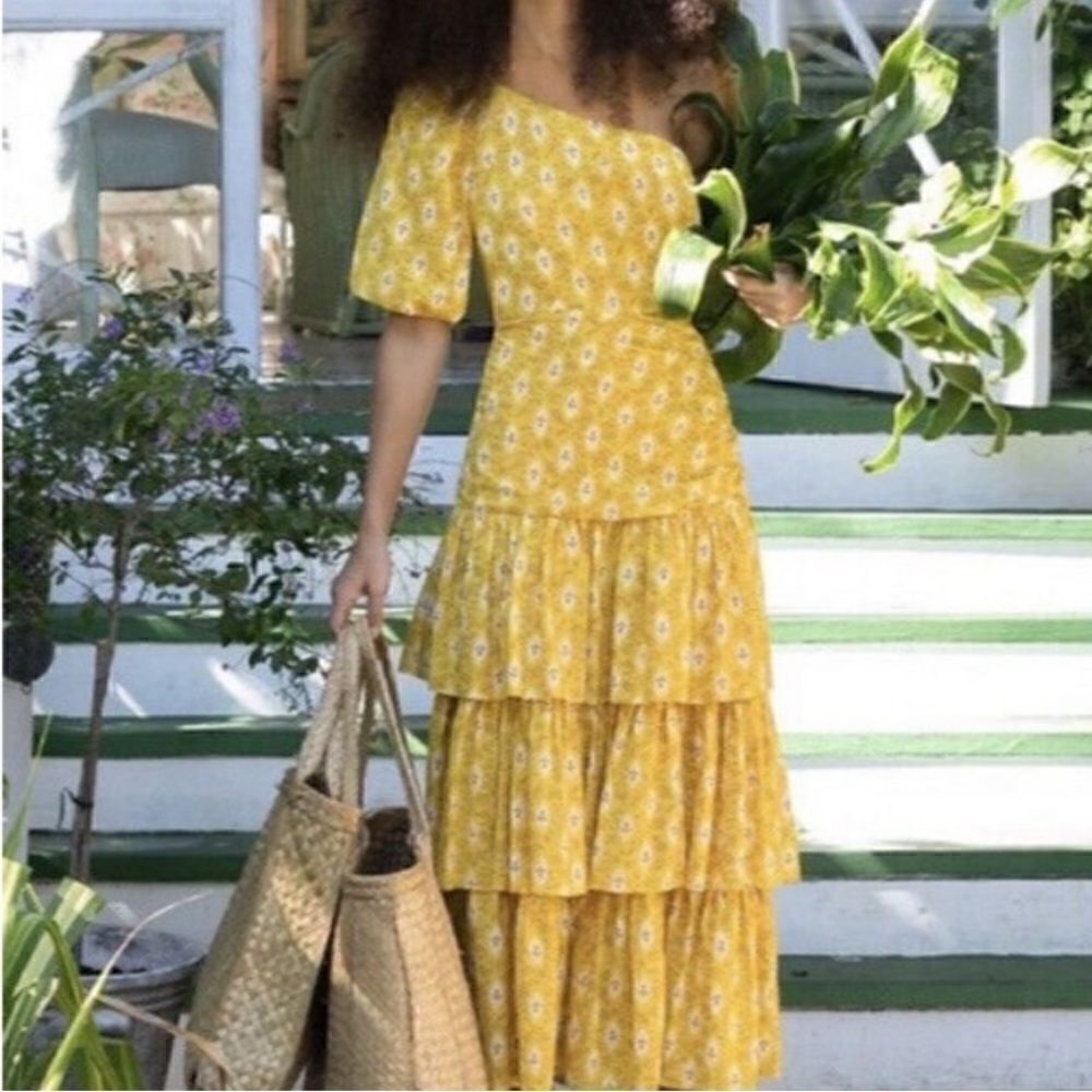 Veronica Beard Virginia Dress floral and silk maxi dress
T5
